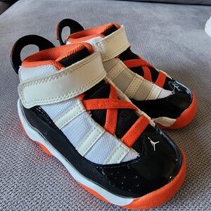 Toddler shoes